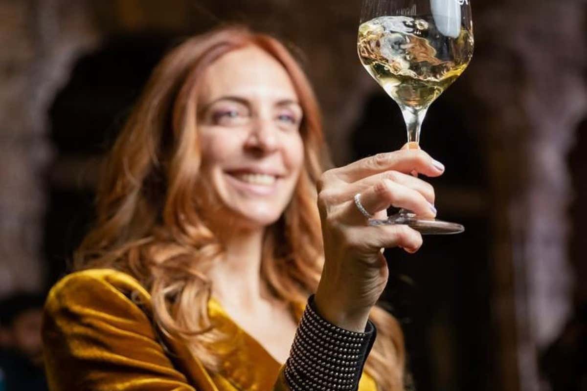 L'intervista ad Adua Villa: «Il vino è inascoltato e l'AI può fare molto» L'intervista ad Adua Villa: «Il vino è inascoltato e l'AI può fare molto»