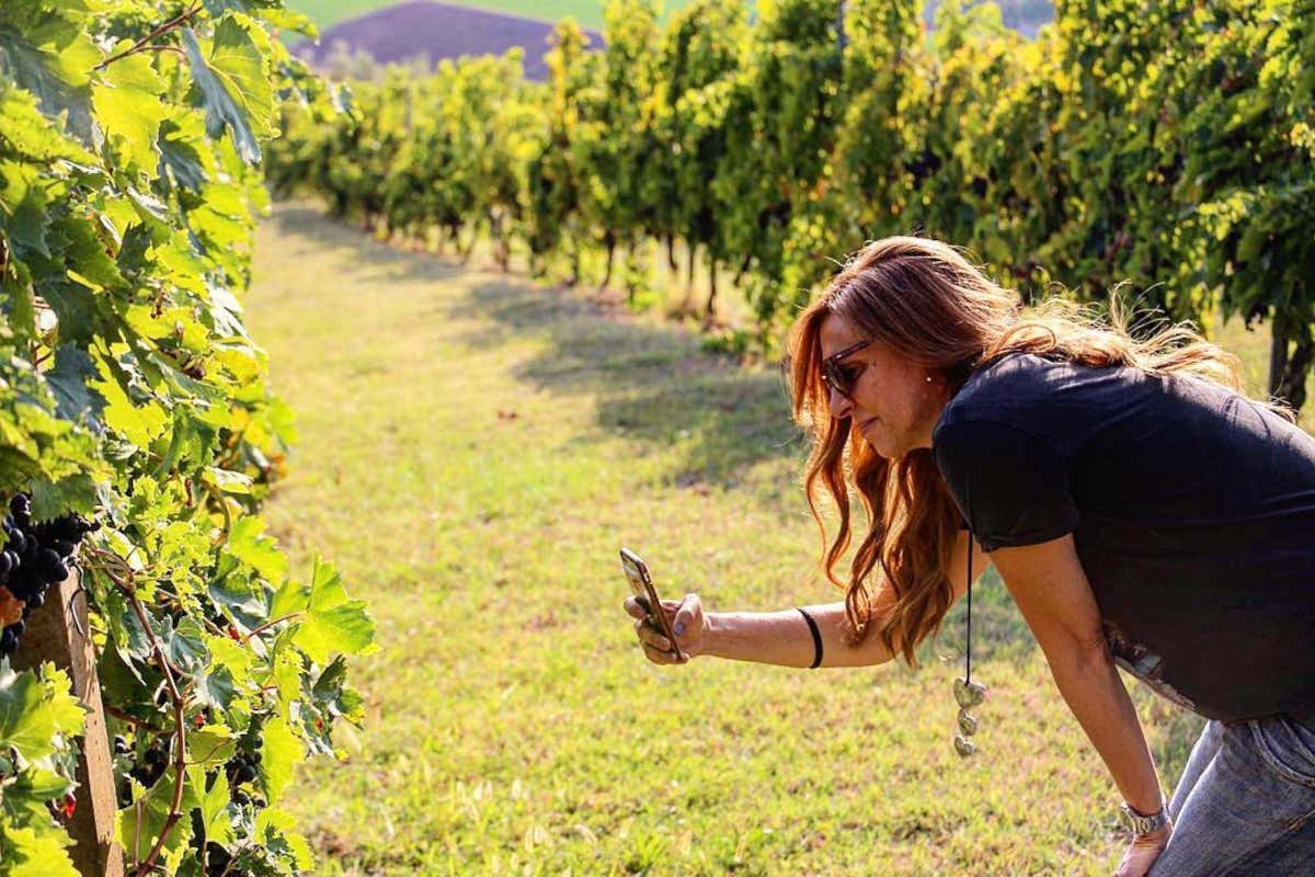 L'intervista ad Adua Villa: «Il vino è inascoltato e l'AI può fare molto» L'intervista ad Adua Villa: «Il vino è inascoltato e l'AI può fare molto»