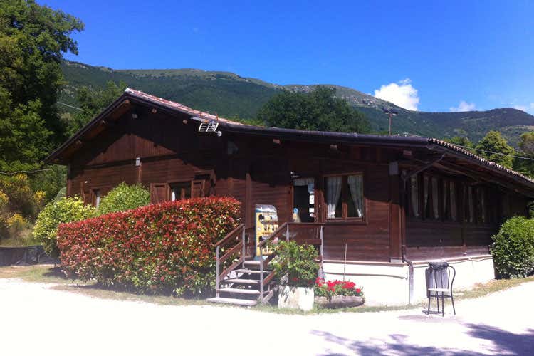 Il ristorante Il Castoro - Con i ristoranti chiusi alle 18 crollano i prezzi del tartufo (-30%)