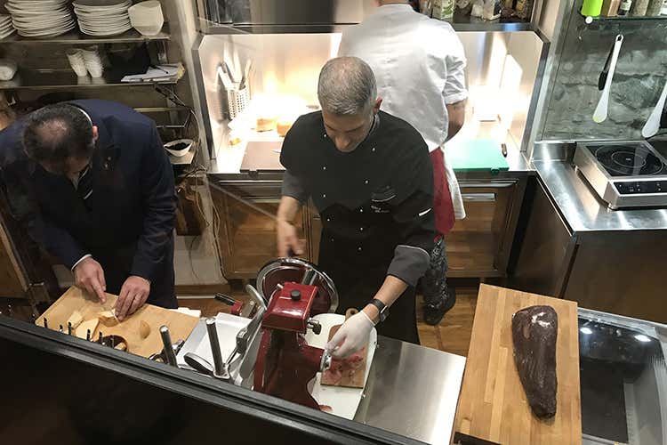 (Champagne, brisaola e bitto Il pensiero etico dell'innovativo Dasein)