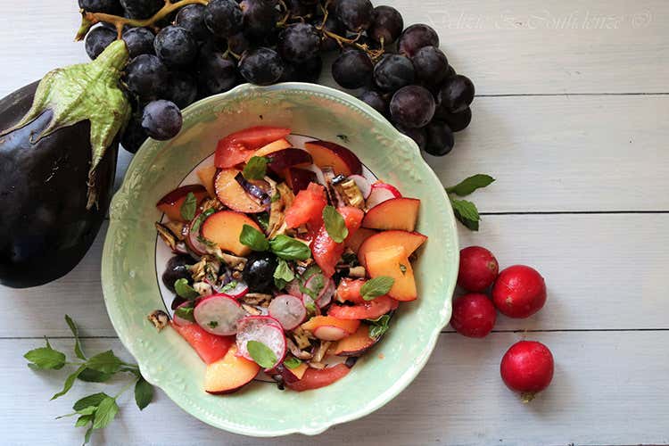 (Insalata di melanzane, pomodori e susine alla menta) (Insalata di melanzane, pomodori e susine alla menta)