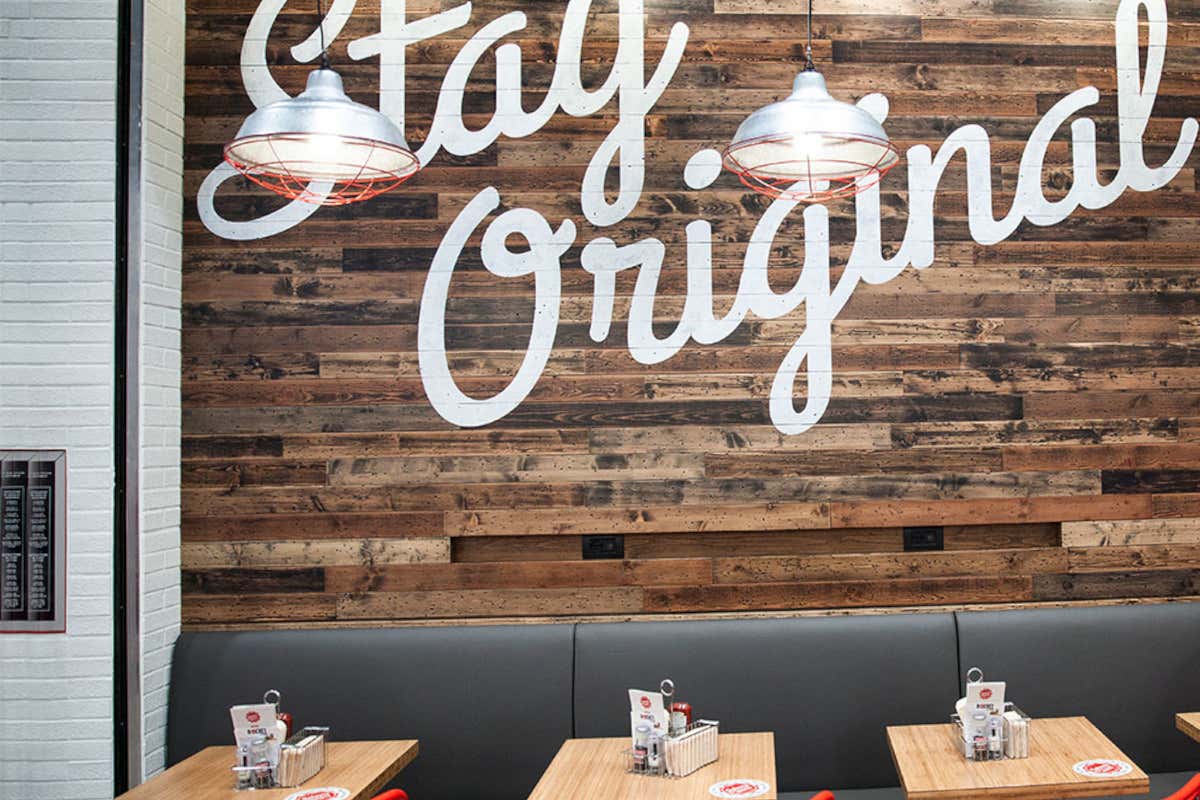 Tutti pazzi per Johnny rockets, l’american diner conquista l’Italia Tutti pazzi per Johnny rockets, l’american diner conquista l’Italia