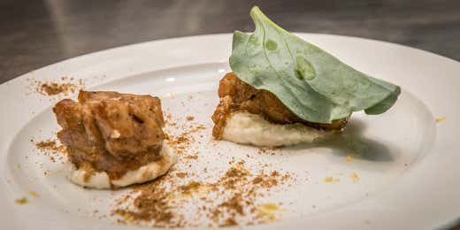 Animelle, burrata e acciughe (Marcello Trentini)