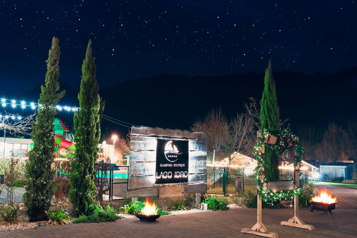 Vivi il Natale al Lago d'Idro: mercatini, glamping e natura