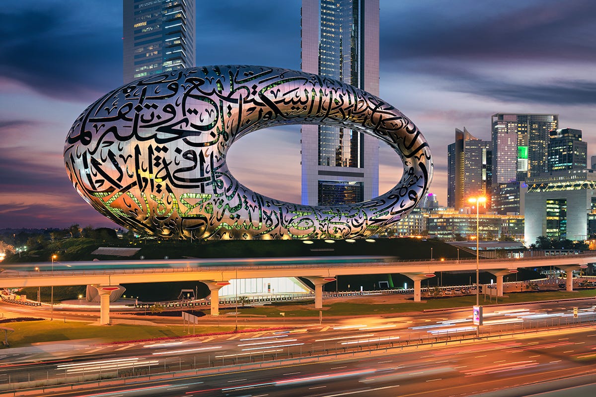 La struttura senza pilastri ospita sette piani A Dubai il futuro e oggi: apre l’attesissimo Museo Motf
