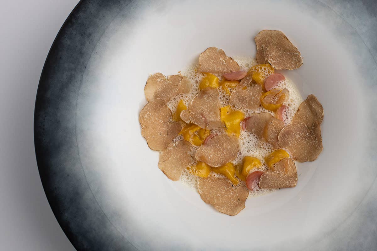 Tortellini alla bolognese con brodo di cappone e Tartufo Bianco