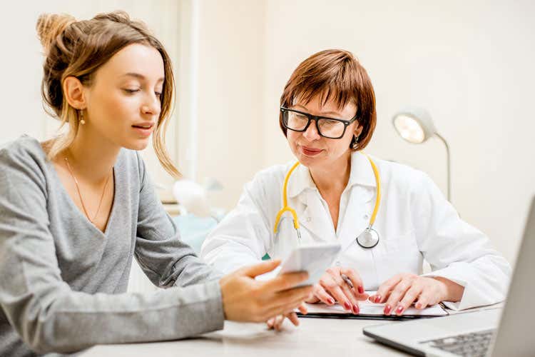 (Medici contro le fake news Nasce il portale Dottore ma è vero che...) (Medici contro le fake news Nasce il portale Dottore ma è vero che...)