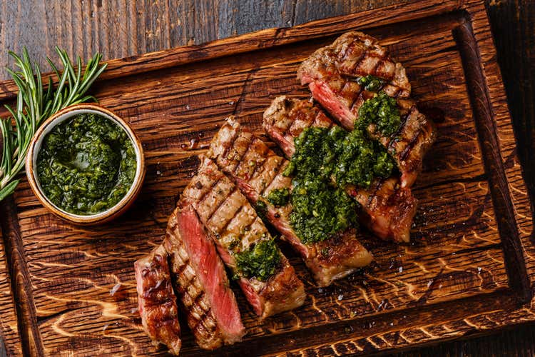 Meno carne sulle tavole degli italiani Ultimo paese in Europa per consumi Meno carne sulle tavole degli italiani Ultimo paese in Europa per consumi