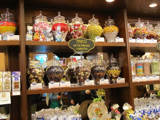 Le dolcezze di Giovanni Mucci Oltre 300 varietà di confetti
