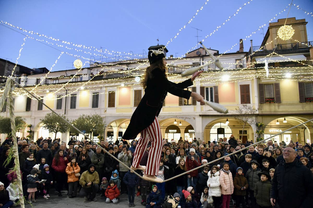 Natale a Brescia: presepi, mercatini e tradizioni tra lago e montagna