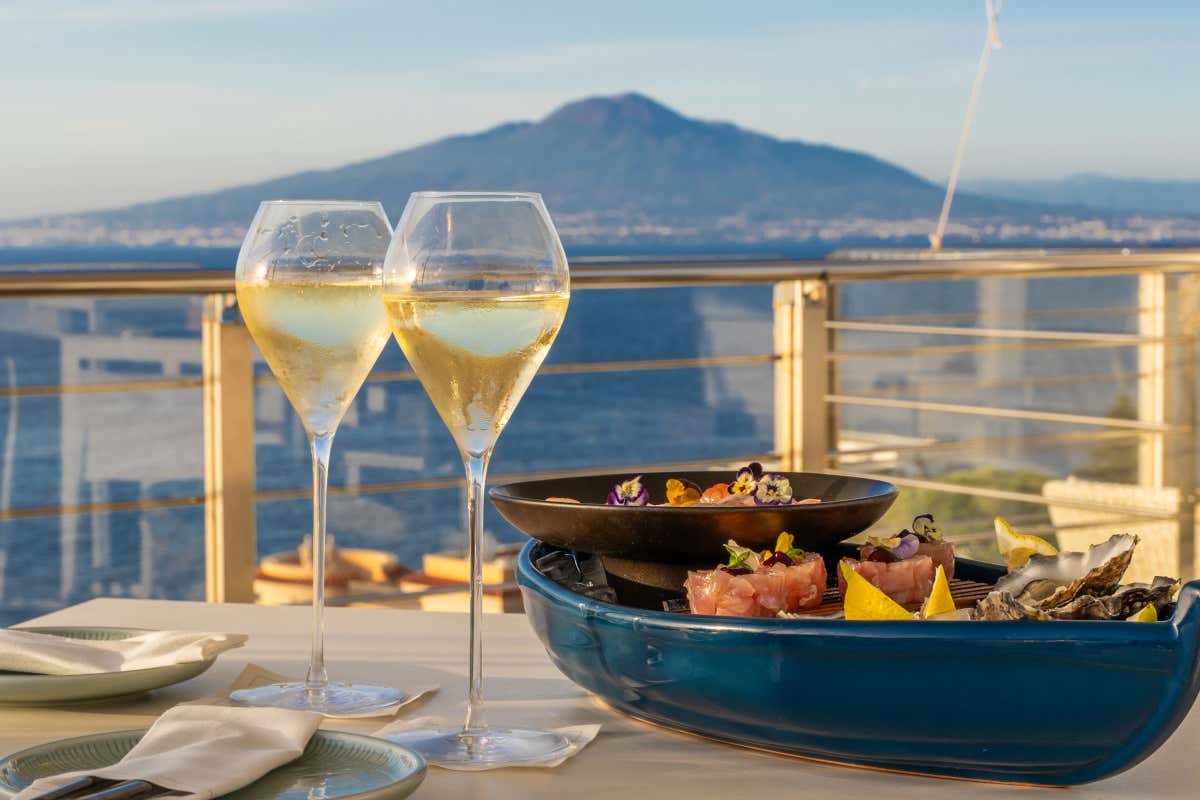Hotel Mediterraneo: l'offerta gastronomica si amplia con Terrazza Mediterranea Hotel Mediterraneo: l'offerta gastronomica si amplia con Terrazza Mediterranea
