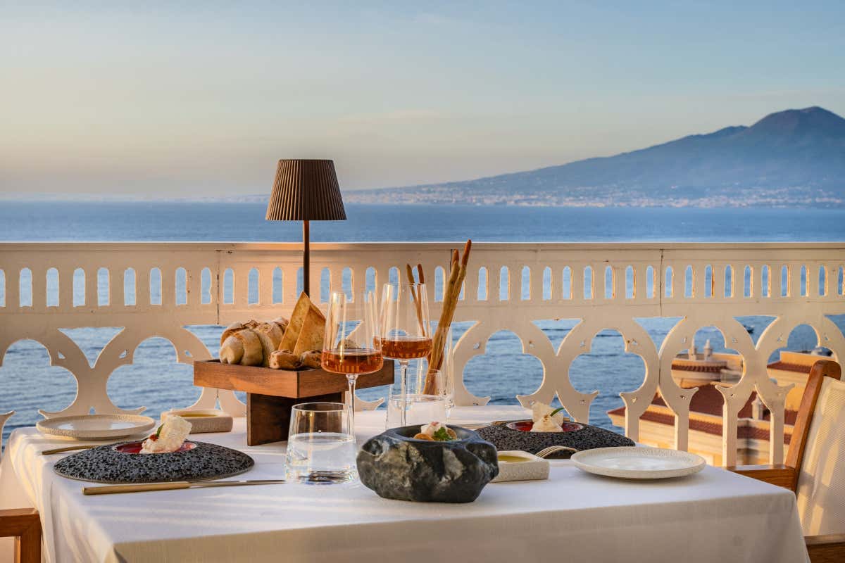 Hotel Mediterraneo: l'offerta gastronomica si amplia con Terrazza Mediterranea Hotel Mediterraneo: l'offerta gastronomica si amplia con Terrazza Mediterranea