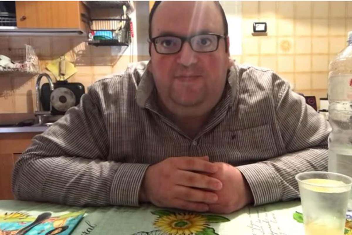 Omar Palermo Muore a 42 anni lo youtuber Omar Palermo. Famose le sue challenge col cibo