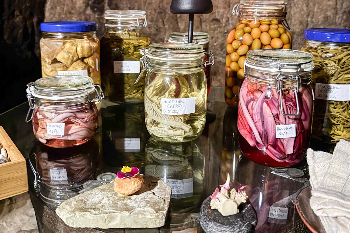 Nella grotta di Contatto, cuore segreto della cucina dei Castelli Romani Nella grotta di Contatto, cuore segreto della cucina dei Castelli Romani