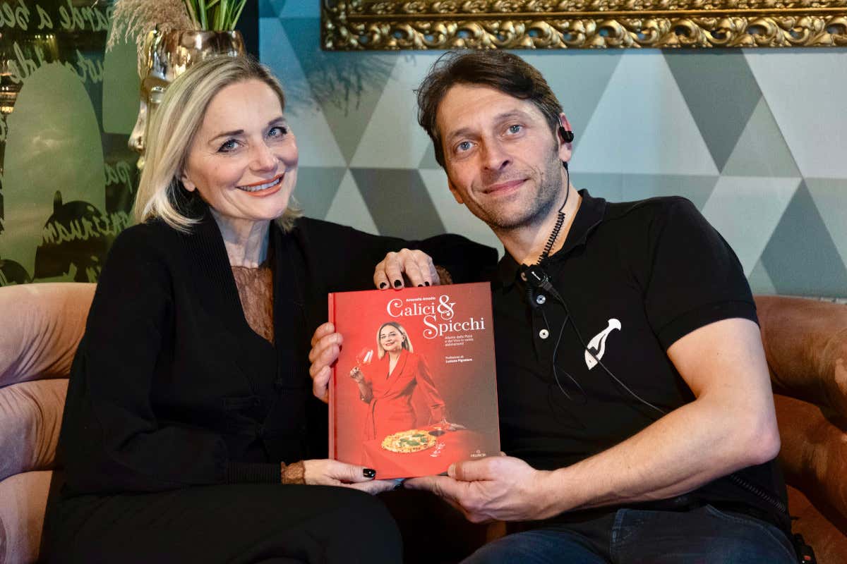 “Calici & Spicchi”: Antonella Amodio svela i segreti degli abbinamenti pizza-vino a Firenze