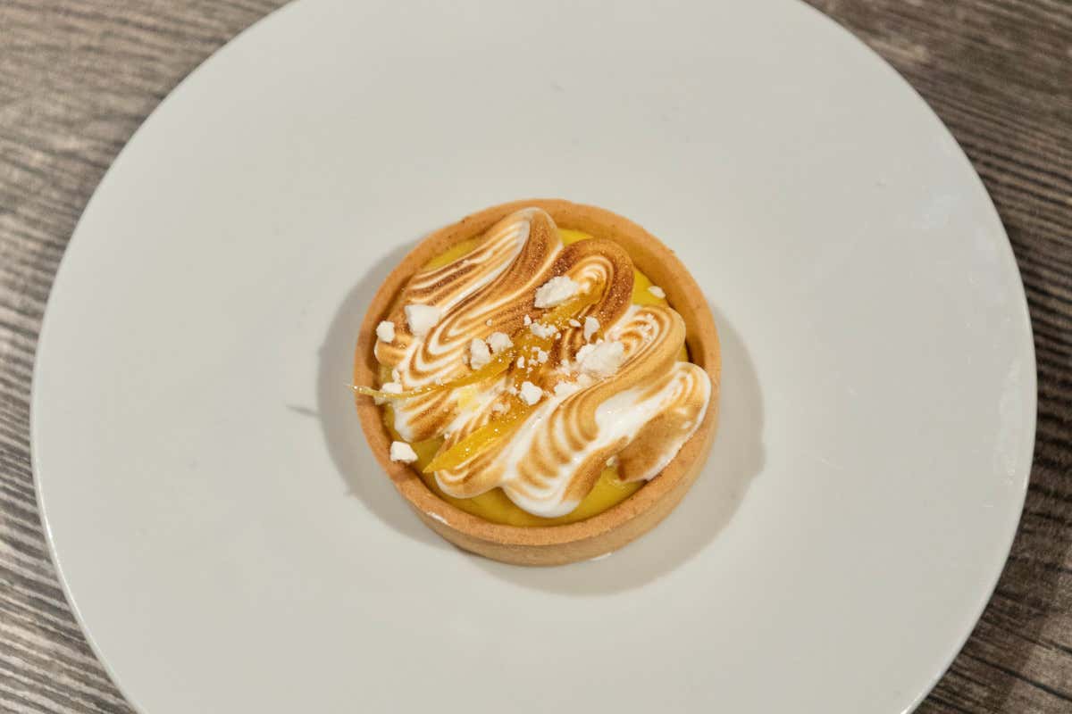 “Calici & Spicchi”: Antonella Amodio svela i segreti degli abbinamenti pizza-vino a Firenze