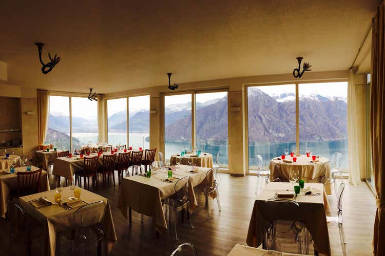 Panoramico sul lago d’Iseo 52 anni di buona cucina Panoramico sul lago d’Iseo 52 anni di buona cucina