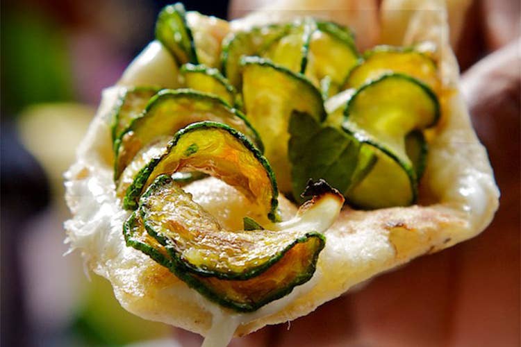 Pizza Bianca Con Zucchine Fritte Italia A Tavola