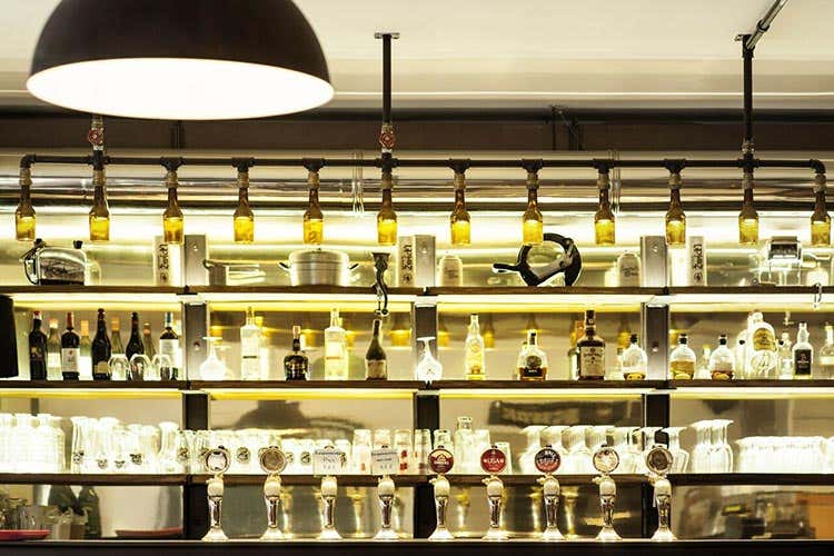 (Pizza, birra e motori Un format vincente da Officina a Roma)