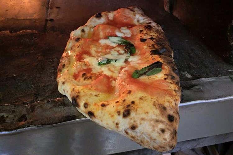 Pizzeria Sorbillo spegne dieci candeline Il forno in mano a Vincenzo Iannucci