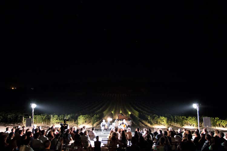 (Planeta Santa Cecilia in musica Giovanni Bietti tra le vigne di Nero d'Avola) (Planeta Santa Cecilia in musica Giovanni Bietti tra le vigne di Nero d'Avola)