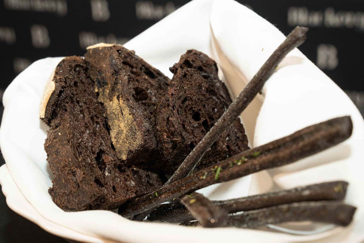 Quando l'arte bianca si fa...nera: il cacao entra in pizza, pasta e lievitati Quando l'arte bianca si fa...nera: il cacao entra in pizza, pasta e lievitati