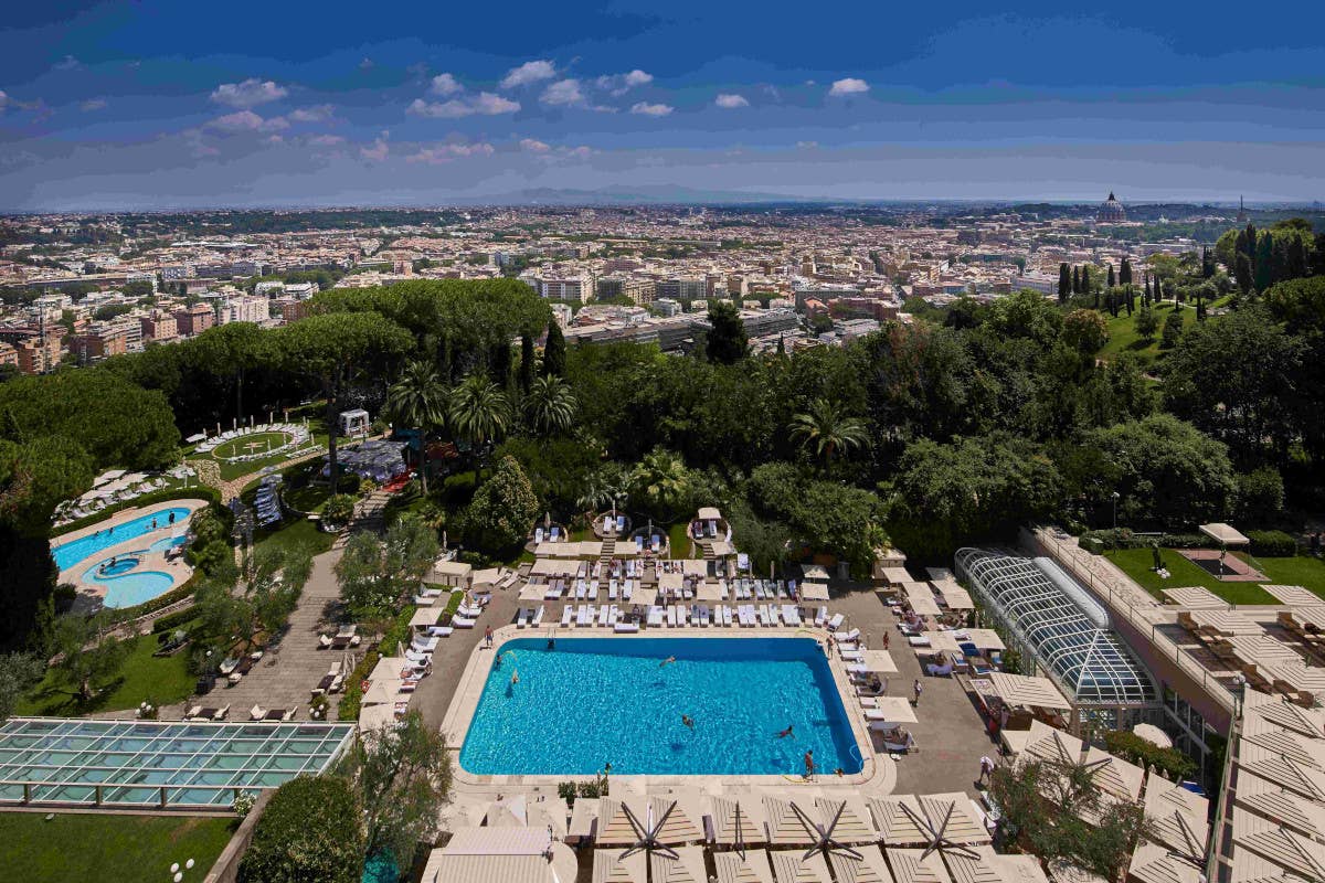 Rome Cavalieri: hotel di lusso e tesoro d'arte sul Colle Monte Mario