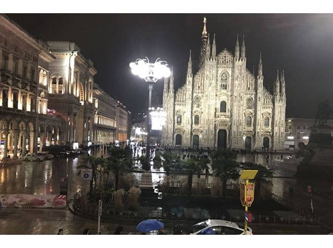 Risotto E Ossobuco Con Vista Duomo Il 7s Giò Seduce Turisti