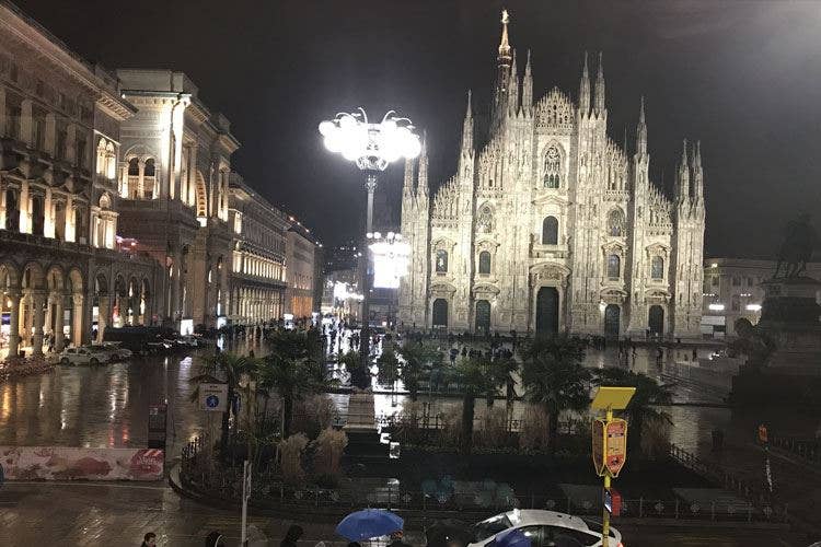 Risotto E Ossobuco Con Vista Duomo Il 7s Giò Seduce Turisti