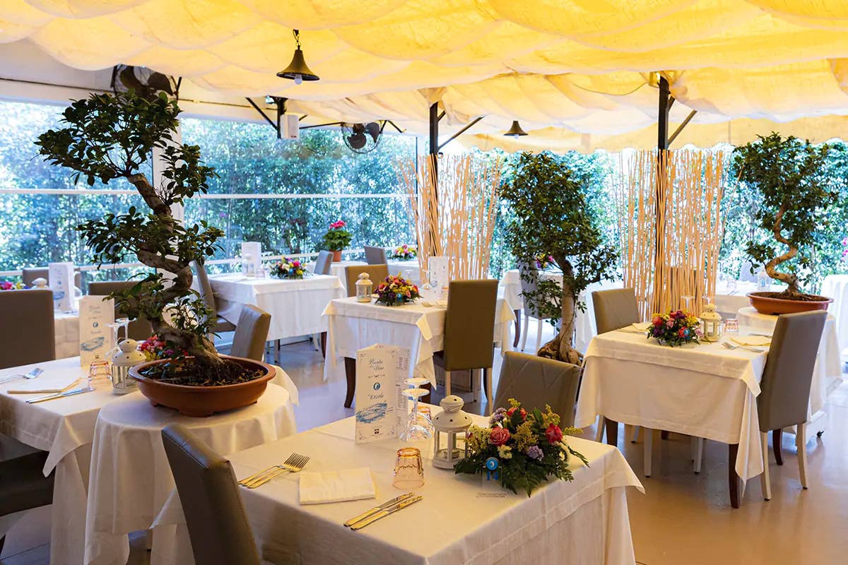 Una delle sale del Ristorante Da Ercole a Crotone Ercole Villirillo, la semplicità nell’alta gastronomia