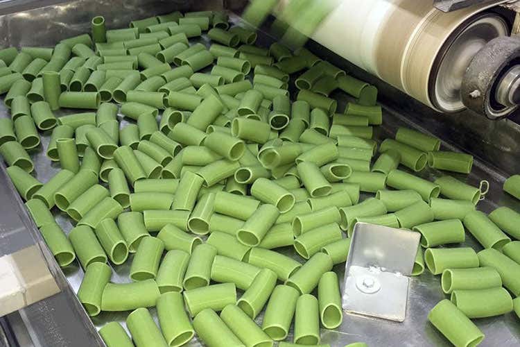 Rustichella lancia i Paccheri alla frutta Dall'ananas al kiwi nell'impasto