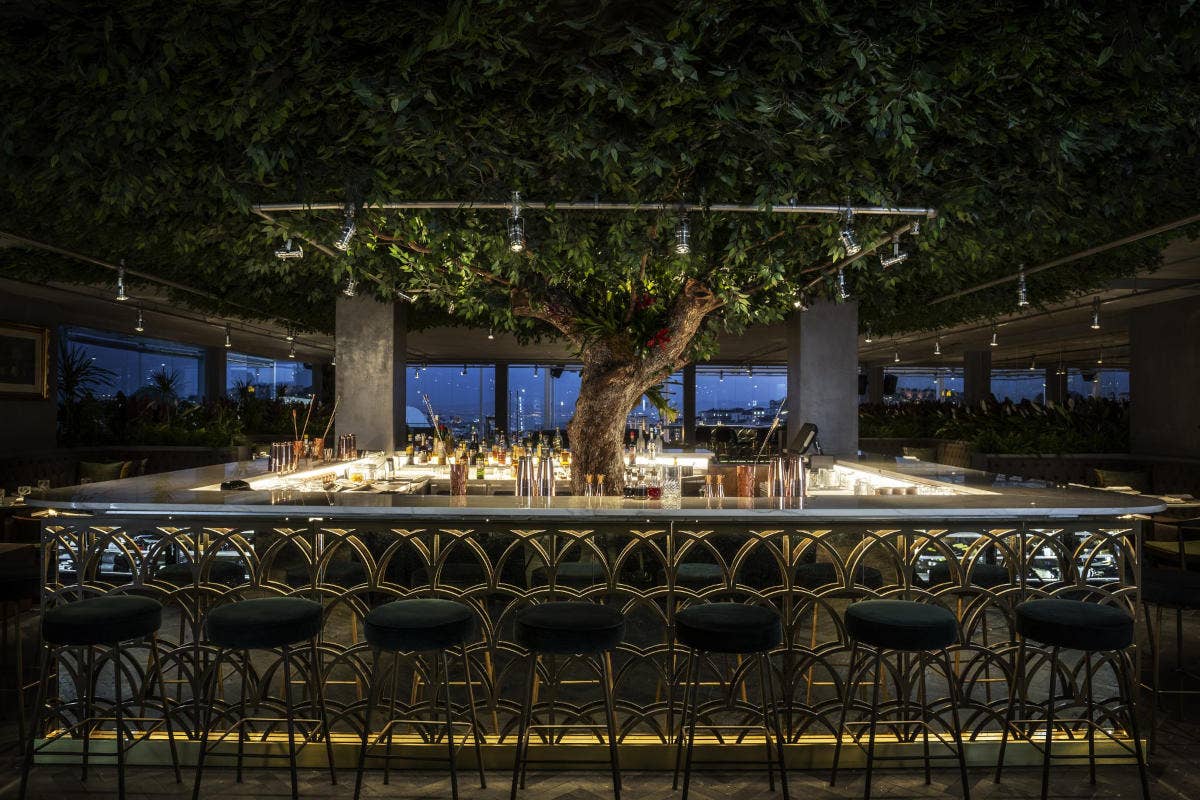 Una cena tra i tetti di Roma in stile portoghese al Seen by Oliver a Palazzo Naiadi