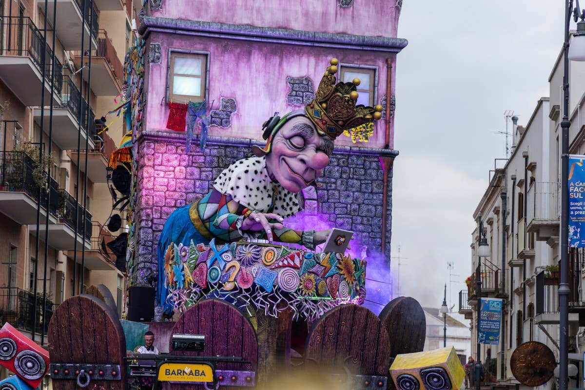 Carnevale di Putignano: storia, feste e tradizioni della Puglia autentica