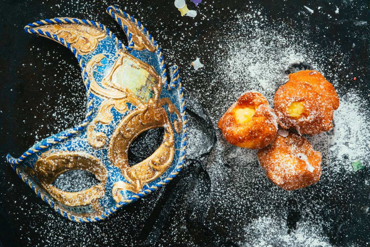 10 dolci per Carnevale: un viaggio goloso alla scoperta dei sapori regionali