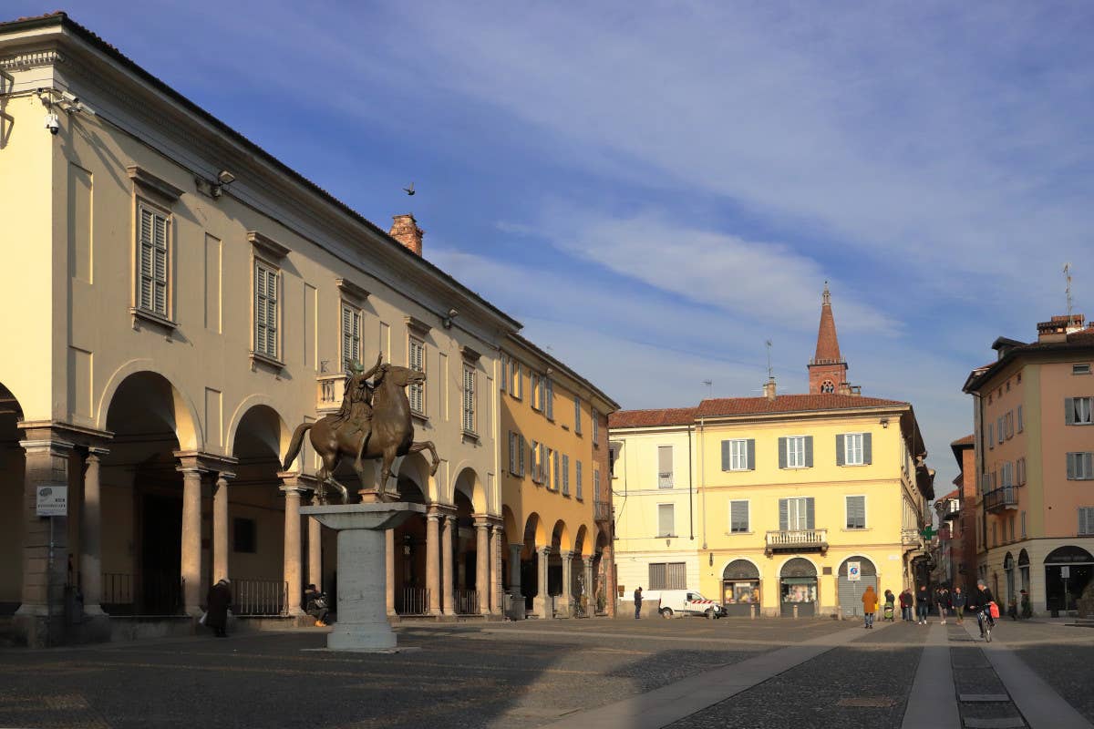 Viaggio a Pavia con gli 883 dove l'uomo ragno vive ancora