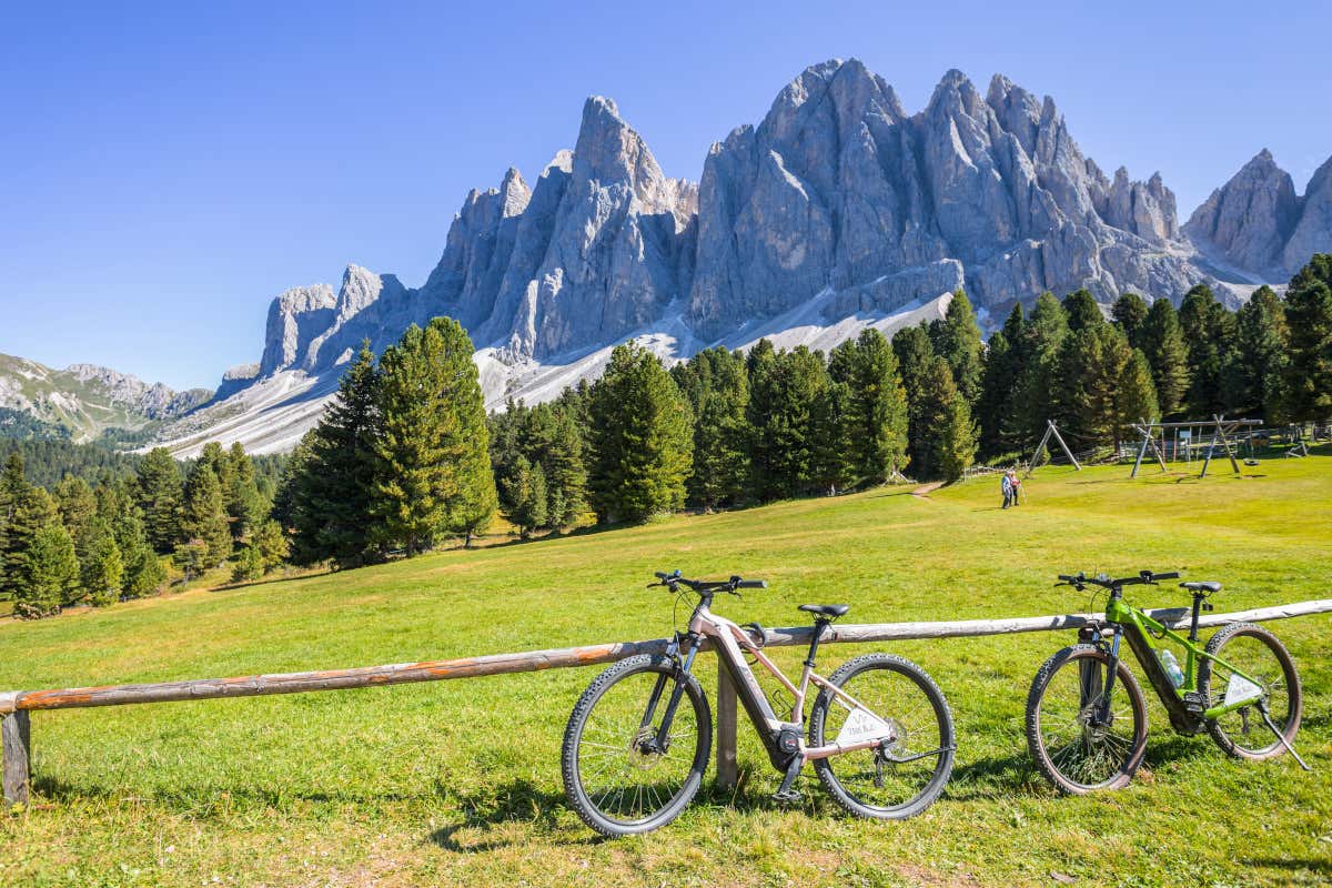 Val di Funes, dove trascorrere una vacanza green al cospetto delle Odle Val di Funes, dove trascorrere una vacanza green al cospetto delle Odle