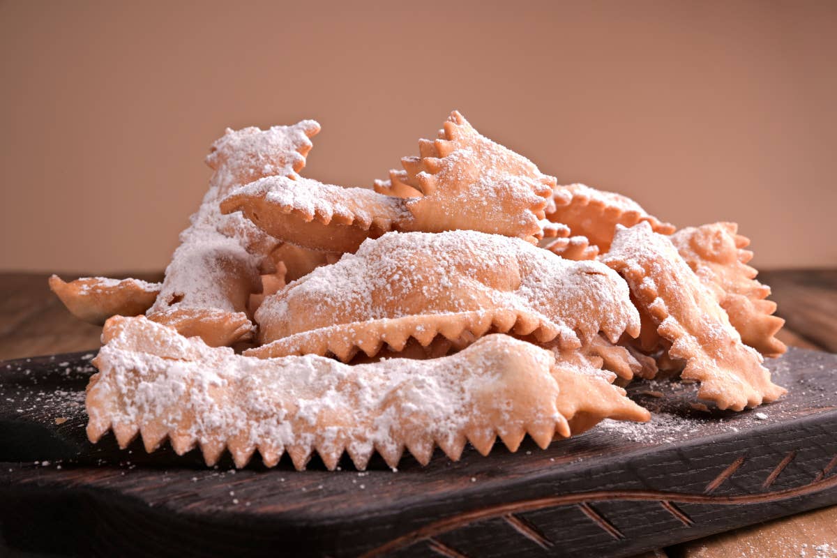 10 dolci per Carnevale: un viaggio goloso alla scoperta dei sapori regionali 