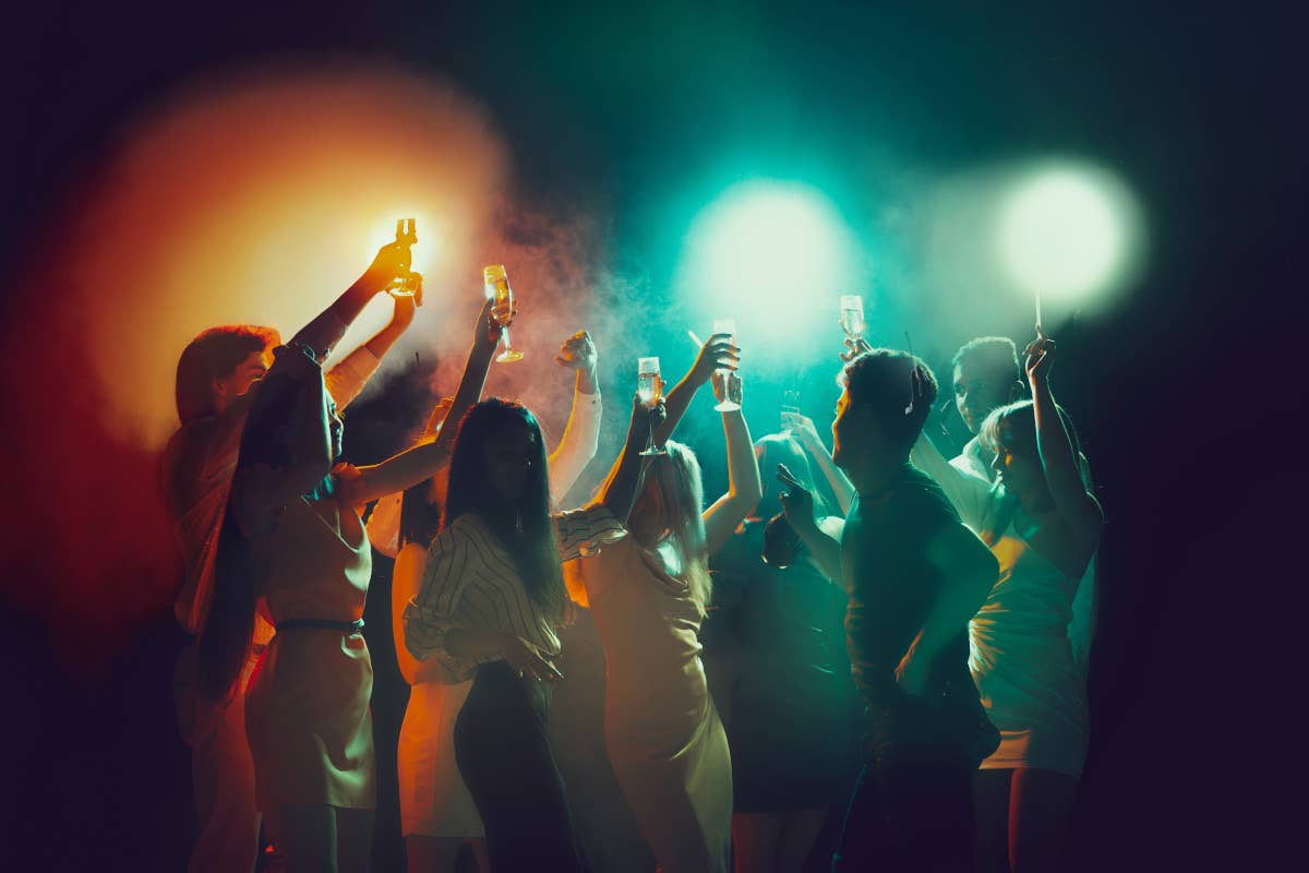 Capodanno a tema: 7 milioni di italiani in discoteca per festeggiare il 2025