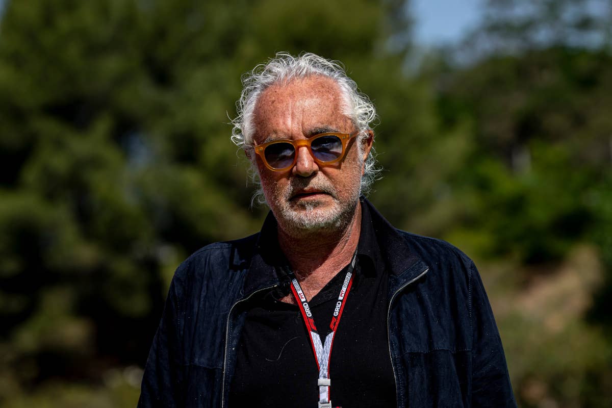 Fiori finti, Briatore ancora contro il Comune di Roma: multe “ad personam”