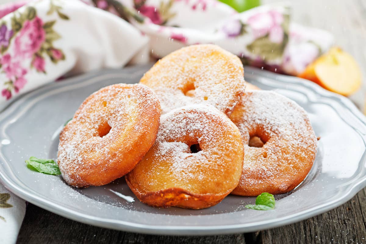 10 dolci per Carnevale: un viaggio goloso alla scoperta dei sapori regionali 