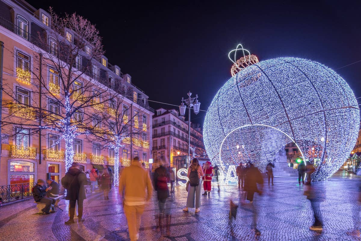 Scopri Lisbona a Natale: tradizioni, mercatini e fado da non perdere