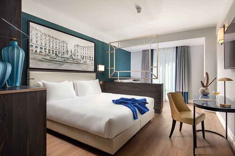 Il nuovo Hotel St. Martin presenta ambienti molto luminosi. Foto: Max Littera Da uffici ad albergo di lusso A Roma apre l’Hotel St. Martin