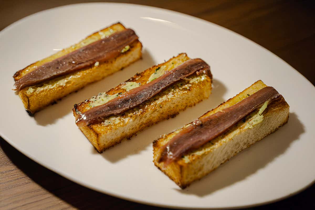 A Milano c’è un cocktail bar che spruzza profumi sui drink A Milano c’è un cocktail bar che spruzza profumi sui drink