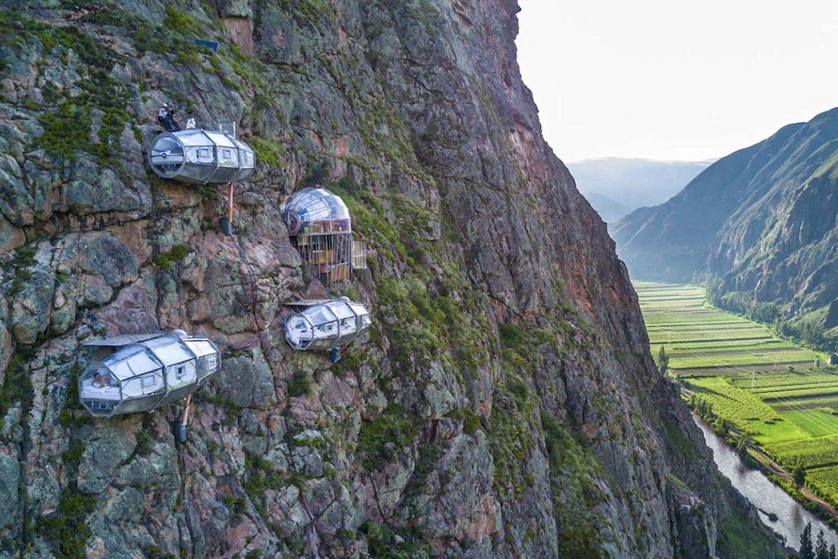 Tre suites trasparenti, ubicate a circa 365 metri di altezza Hotel futuristici e dove trovarli