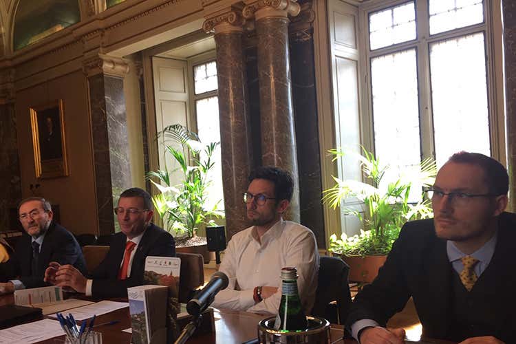 Paolo Malvestiti, Enrico Rota, Davide Casati e Giorgio Lazzari (Strada del Vino Valcalpeio Tre itinerari tra laghi e colline)