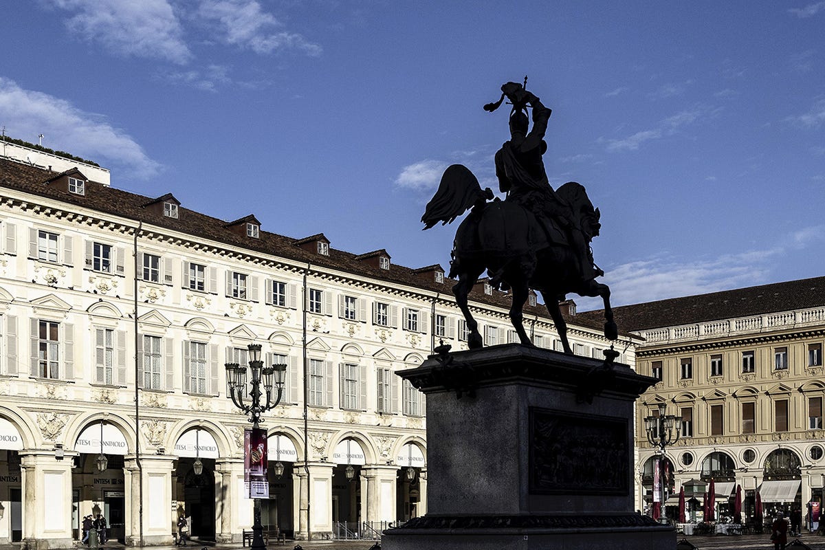 Piazza San Carlo a Torino. Foto: gallerieditalia.com Tra fotografia e cibo: aprono a Torino le Gallerie d’Italia
