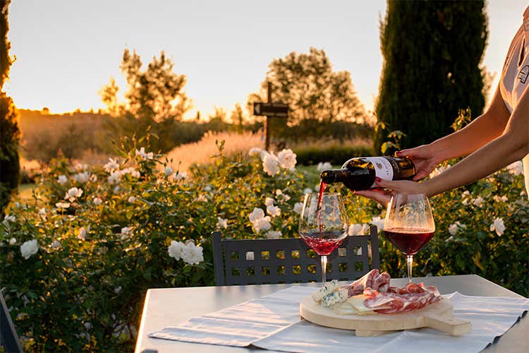 La Toscana secondo i Lunelli Podernovo è vino, natura e buona cucina La Toscana secondo i Lunelli Podernovo è vino, natura e buona cucina