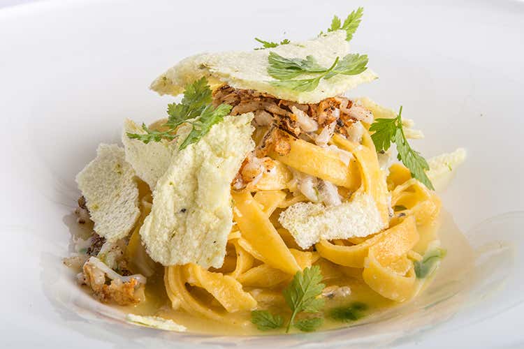 Trippa e foiolo allo zafferano, funghi pioppini, brodo di bosco