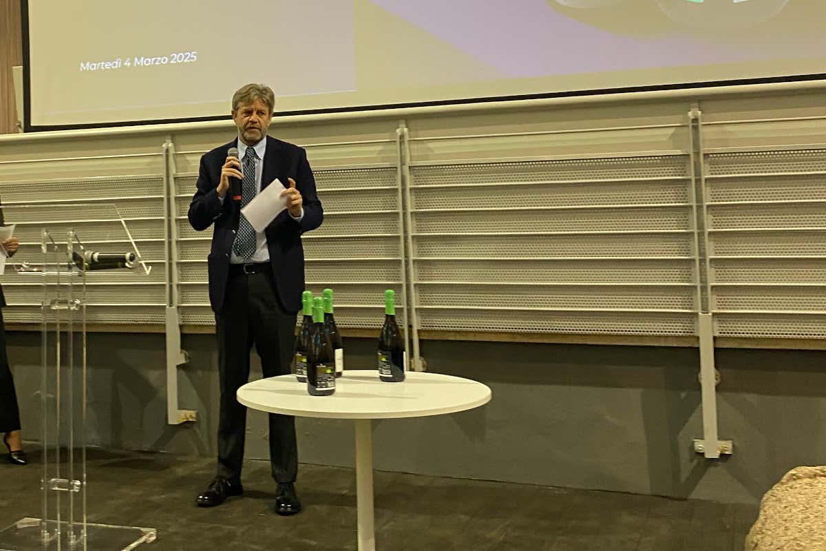 Vini Emilia Igt: c'è la fascetta anticontraffazione con “Passaporto digitale”