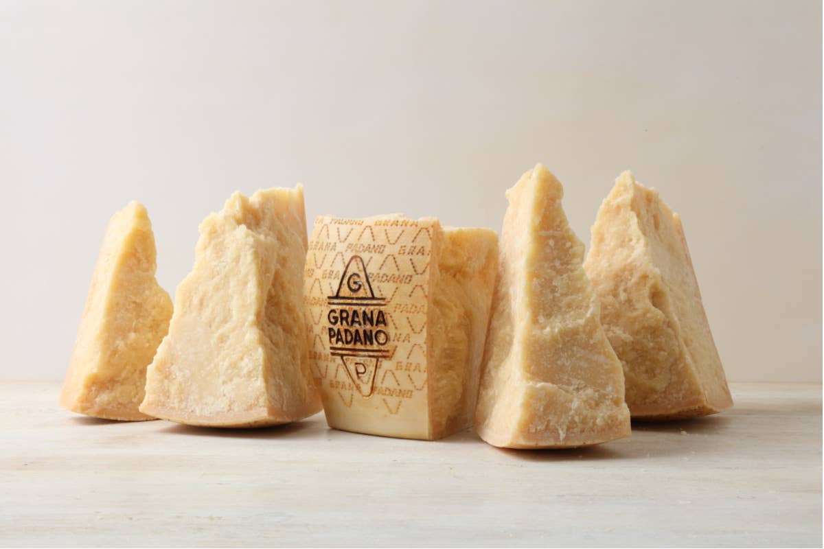 Grana Padano, 2.600 confezioni irregolari nei pacchi di Natale